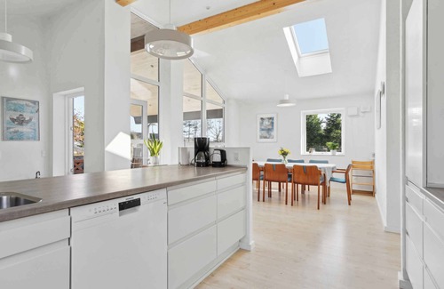 Ørsted House | Lovely bright house near the beach in nature.