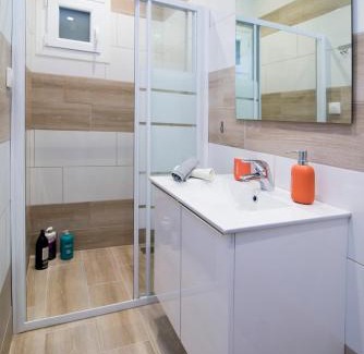 Ilisia Apartment | Lovely central studio!
