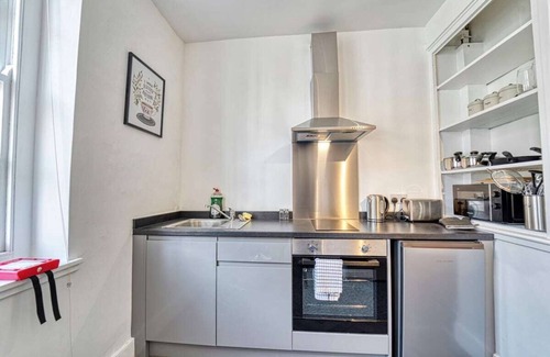 Pontrilas Apartment | Lovely City Centre Apartment.