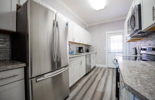 Hilltop House | Lovely converted Victorian home unit 1