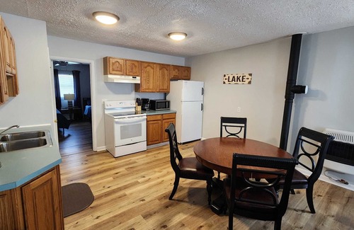 Westview Apartment | Lovely Cozy Retreat for Adventure Getaway Seekers