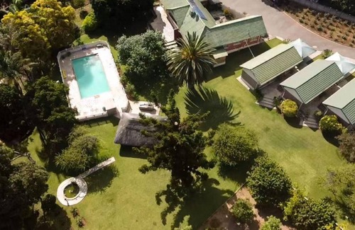 Bulawayo Apartment | Lovely Deluxe Room - 2086