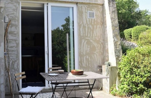 Barjols Apartment | Lovely detached cocoon in green property-terrace/garden