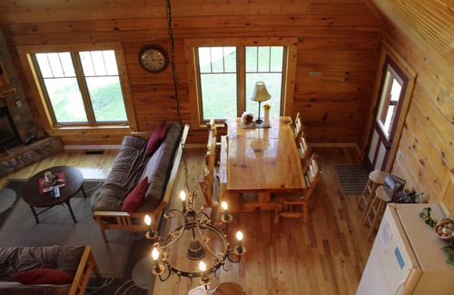 Baraboo Cabin | Lovely Devils Lake Cabin Baraboo Dells Huge Yard Best Location!