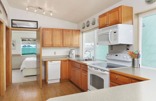 Seward Apartment | Lovely Dockside Apartment! Located right in the Harbor!