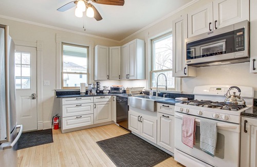 Elkhart Lake Apartment | Lovely Elkhart Lake Apartment - Walk to Town!