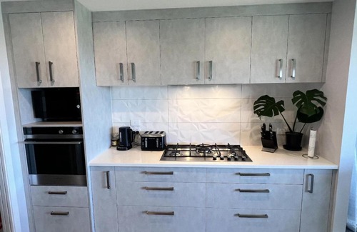 Aotea House | Lovely Family Home in Aotea with Grear Views - No Parties or Smoking
