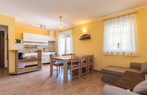 Pula Ski Chalet | Lovely Family Oasis with Private Pool - Dolinka