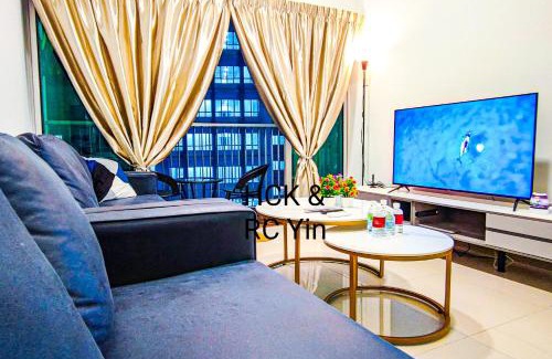 Salak South Apartment | Lovely Family Suites at Razak City by HCK