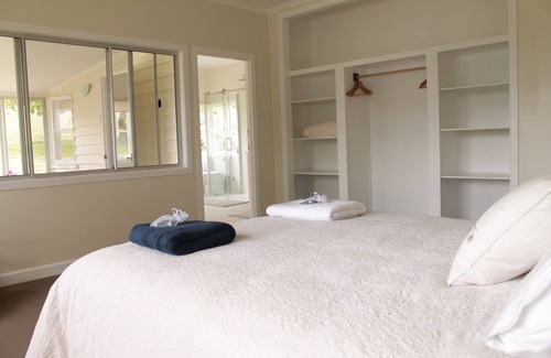 Dalveen Other | Lovely Farm Stay in the Northern Granite Belt. 8 Minutes From Wineries