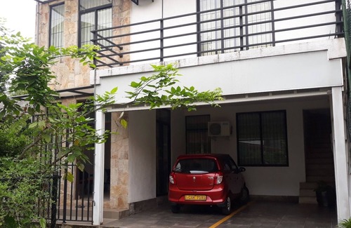 Borella House | Lovely Freedom 03 Bedrooms Vacation home in Colombo
