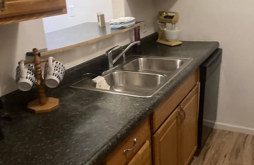 Southwyck Apartment | Lovely fully furnished 2 bedroom near Southwyck Amazon