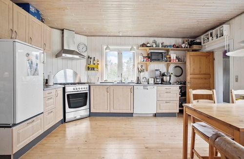 Frostrup House | Lovely holiday home with 2 bathrooms, close to the North Sea.