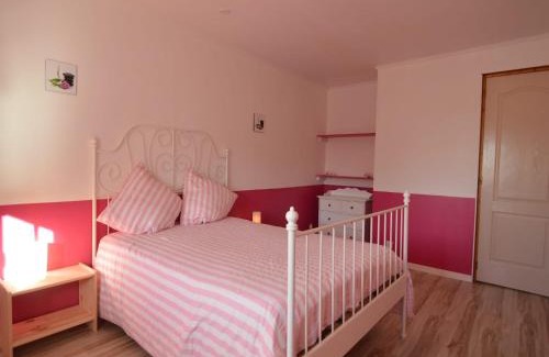 Osmanville House | Lovely Holiday Home in Osmanville with Terrace