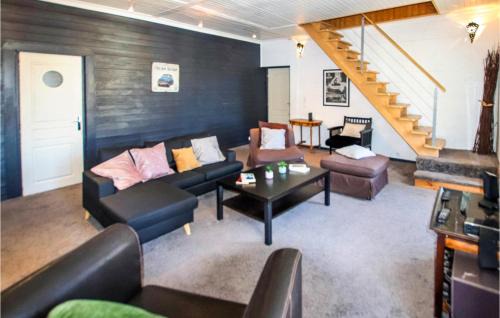Sauzet House | Lovely Home In Villeneuve De Berg