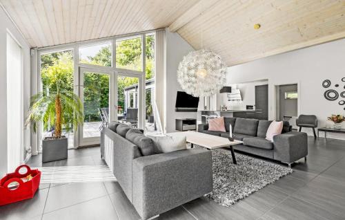 Øksenmølle House | Lovely Home In Ebeltoft With Sauna