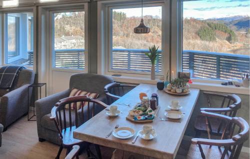 Blindheim House | Lovely Home In Flaktveit With Wifi