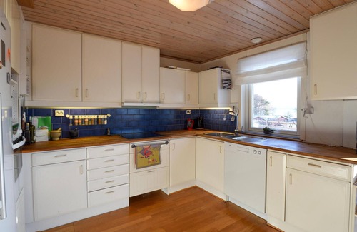 Hakenaset House | Lovely home in Hakenäset with sauna