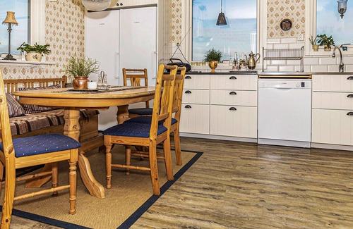 Hofors House | Lovely home in Hofors with kitchen