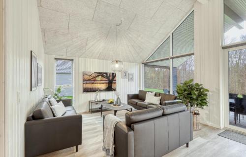 Jesendorf House | Lovely Home In Jesendorf With Sauna