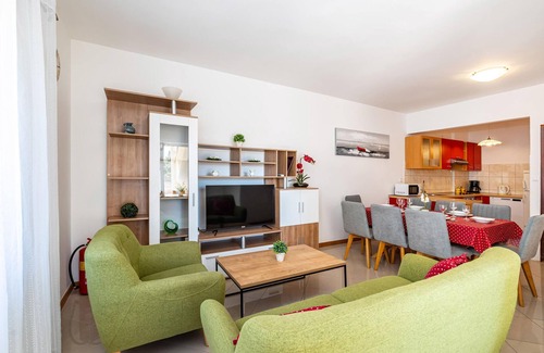 Kozino House | Lovely home in Kozino with WiFi