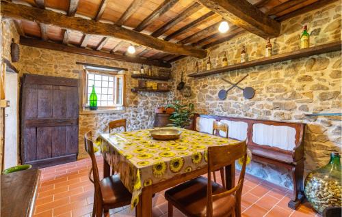 Macchino House | Lovely Home In Marliana With Wifi