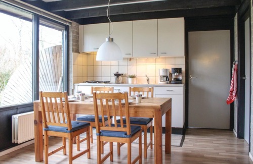 Reutum House | Lovely home in Reutum with WiFi