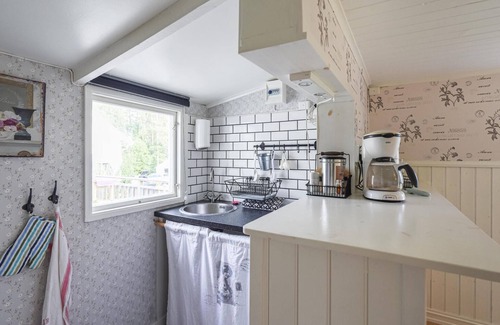 Stromstad Municipality House | Lovely home in Strömstad with WiFi