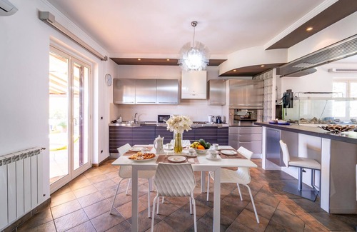 Trappitello House | Lovely home in Trappitello with WiFi