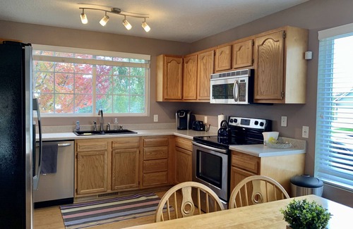 Urbandale House | Lovely home with 4 beds in Urbandale