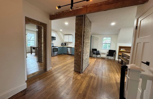 Hamilton House | Lovely house off Main Street