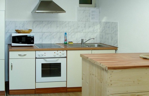 St. Valentin auf der Haide Apartment | Lovely apartment for 4 guests with WIFI, TV, pets allowed and parking