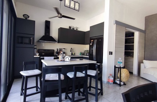 Crucecita House | Lovely little house with a pool & jacuzzi close to the beach