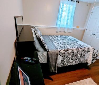 Glen Allen House | Lovely Luxury Condo