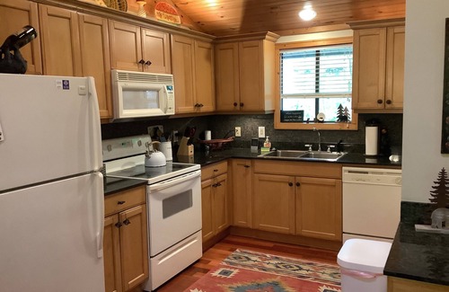 Sapphire Villa | Lovely Mountain Villa-Close to Amenities-Walk to Fairfield Lk
