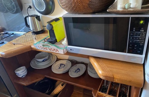 Bain Boeuf Apartment | Lovely One Bedroom Apartment With Kitchen and Private Balcony