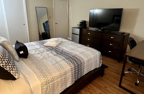 Marlborough Apartment | Lovely private bedroom with shared bathroom