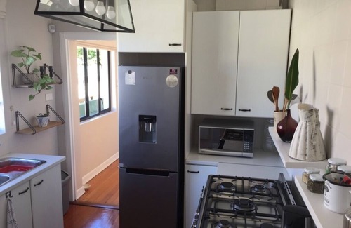 Claremont House | Lovely Quaint Home with Large Outside Entertainment Area