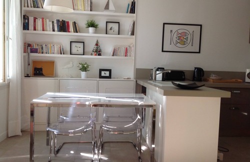 Cassis Apartment | Lovely refurbished t3 of 66m2, full center with a 22m2 south terrace
