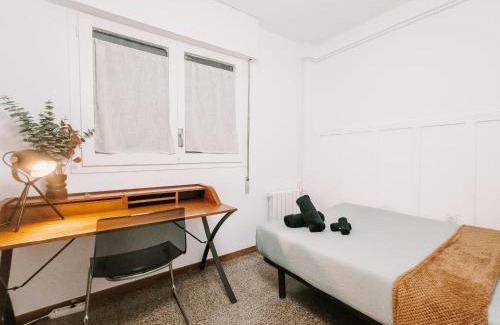 Sarria-Sant Gervasi Apartment | Lovely Room In Gracia