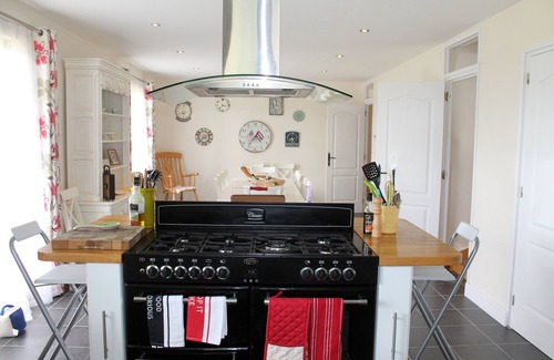 Brossac House | Lovely spacious house, sleeps 14 guests, private saline pool, close to lake
