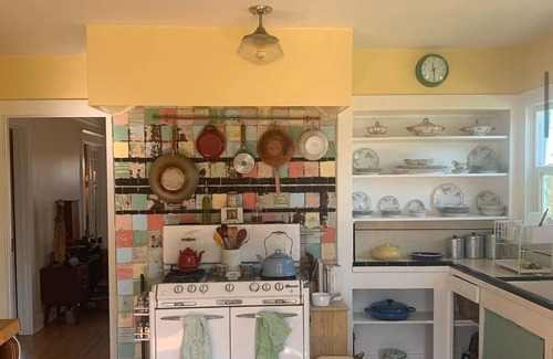 Los Angeles House | Lovely Spanish Style Oasis near SoFi/DTLA/USC/LAX