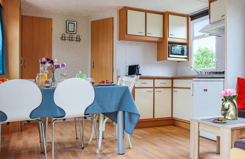 Woubrugge House | Lovely (sta)caravan in Woubrugge