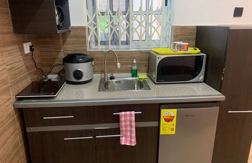 Nsawam Apartment | Lovely Studio Apartment Unit With Hot Bath Tub and Kitchen