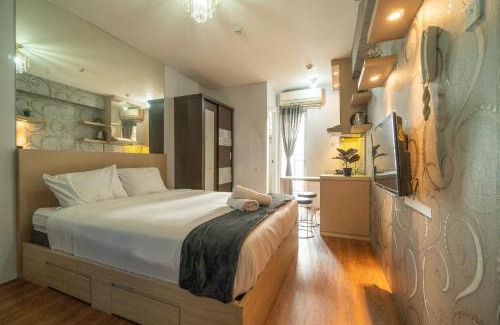 Jatinegara Apartment | Lovely Studio at Bassura City Netflix and chill