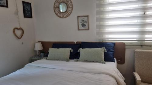 Rehovot Apartment | Lovely studio with balcony