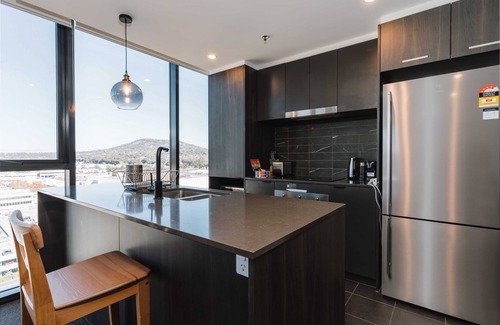 Phillip Apartment | Lovely Sunny 2-bedroom Apartment with Pool and Gym