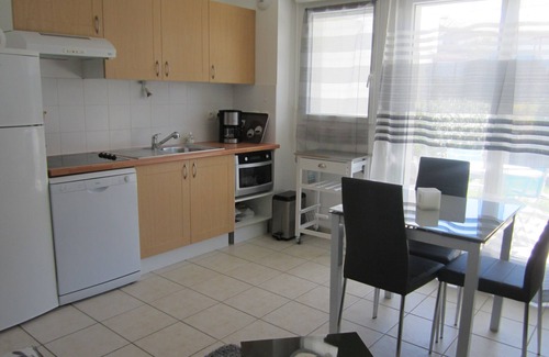 Cambo-les-Bains Apartment | Lovely T2 ground-floor apartment with all comforts. Design, secure-pool- private parking.