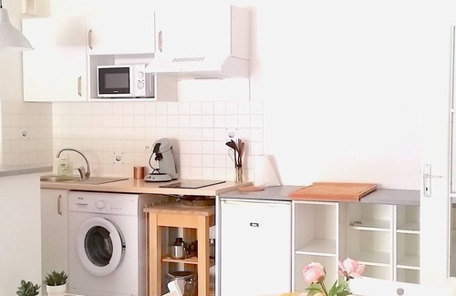 Carcassonne Apartment | Lovely T2 with pool-near city and transport