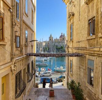 Senglea Apartment | Lovely traditional 4BR Townhouse in charming Isla by 360 Estates